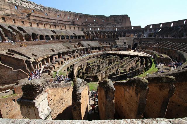 0350 Rome - Colosseo.jpg